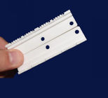 Placa de cerámica resistente da alta temperatura del alúmina del brazo Al2O3 para el dispositivo de semiconductor