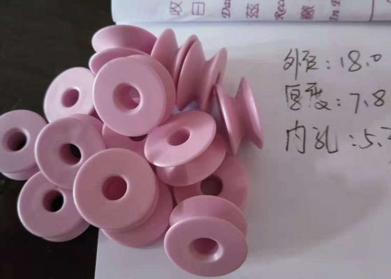 Color blanco Al2O3 de cerámica con la fuerza flexural 400MPa para los compradores de B2B