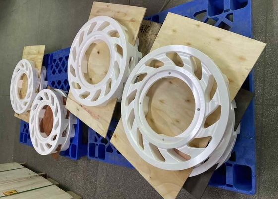 Densidad 3.8-3.9 G/cm3 Resistencia a la flexión 400 MPa Al2O3 Cerámica para alta resistencia al desgaste para módulo de potencia