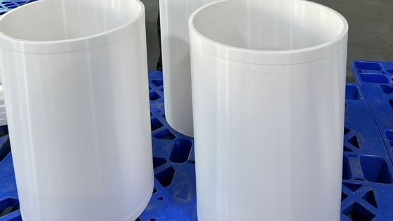Tubo de barra cerámica de zirconio blanco 10.3 X 10^-6/K Expansión térmica 0.3 Relación de Poissons utilizada para la máquina de inyección