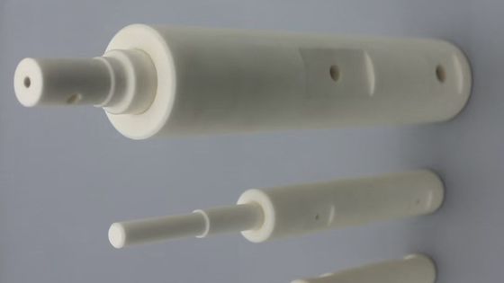 14 KV/mm Constantina dieléctrica 9.6 Cerámica de óxido de aluminio de grado industrial