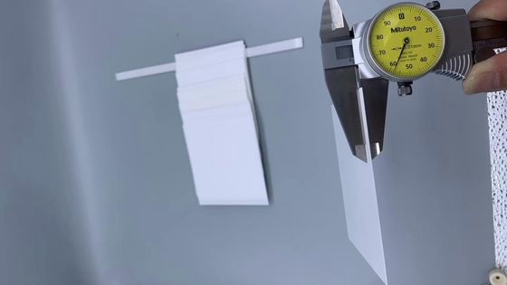 Cortado de precisión con cortador de cerámica de zirconio, inyector de inyección de dieléctricos Resistencia dieléctrica 9,5 KV/mm