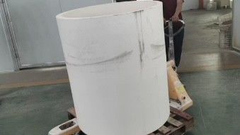 Tubos cerámicos de gran tamaño de óxido de alumina de alta pureza en la mina Energía eléctrica Hierro y acero Metalurgia del carbón Medios químicos para el transporte de partículas de molienda