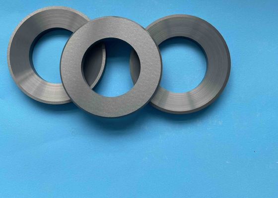 SI3N4 Esfera cerámica con constante dieléctrica 9 y relación de Poisson 0.27